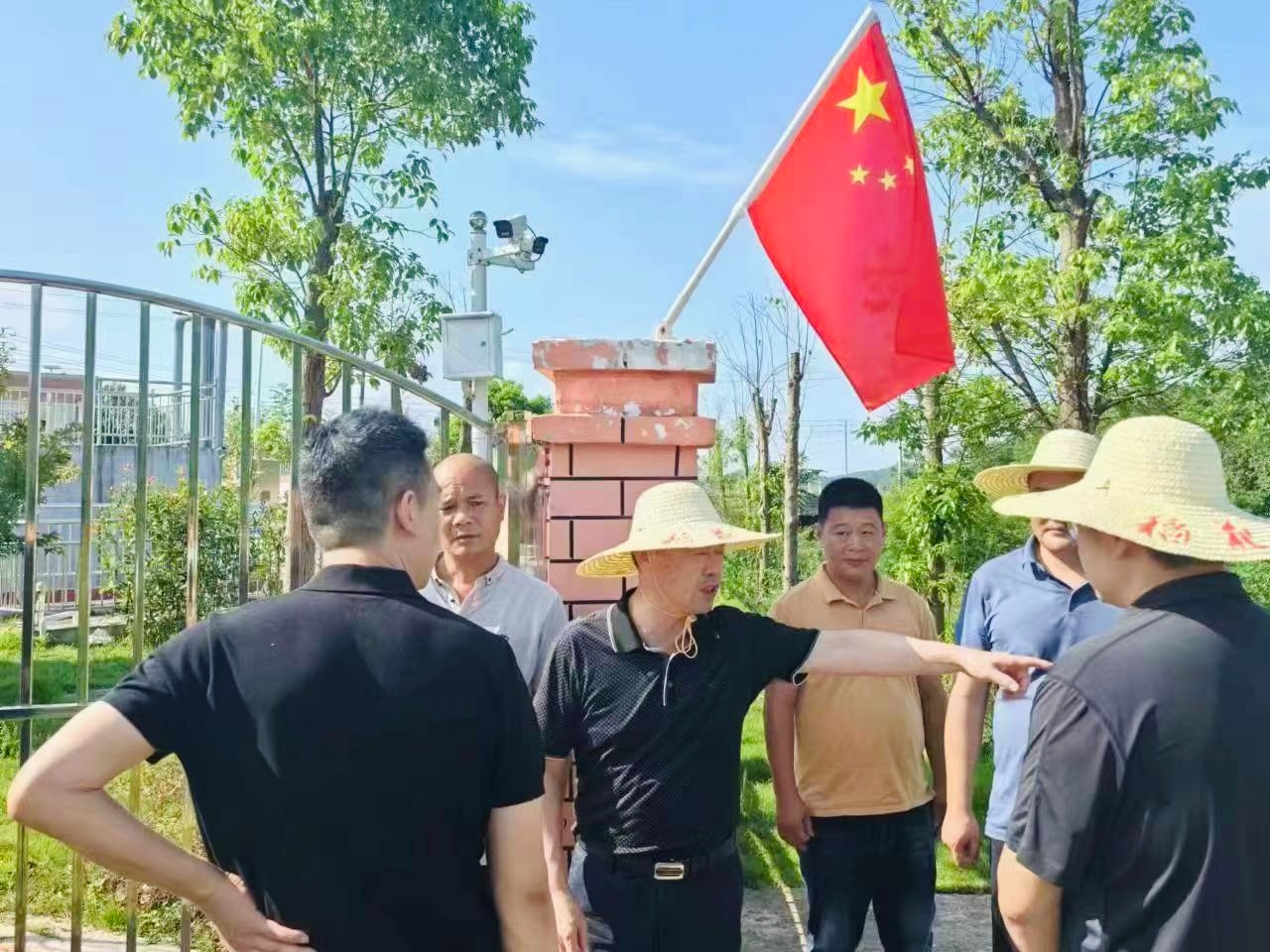 贛州市政府副市長(zhǎng)、區(qū)委書(shū)記連天浪一行蒞臨我司污水處理廠(chǎng)指導(dǎo)